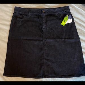 Liz Claiborne dark denim skirt. Size 18